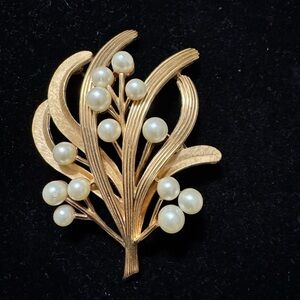 Vintage Signed Crown Trifari Gold Tone and Faux Pearl Leaf Spray Brooch